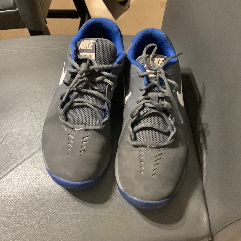 Nike Men's Air Mavin Low Basketball Shoe